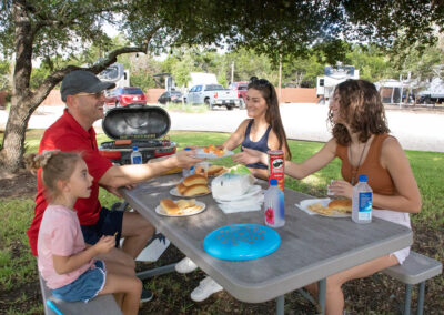 Sunset Ranch RV Park Leander, Texas - Picnic